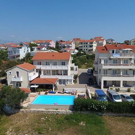 Villa Jurac Povljana Exteriör bild